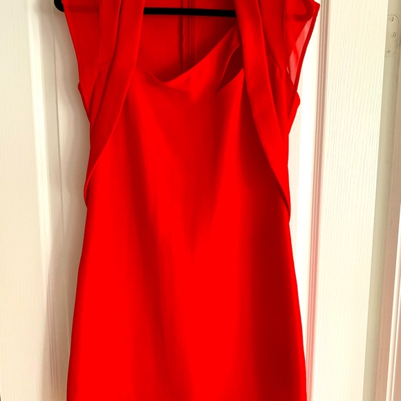 Red dress - Picture 2 of 5